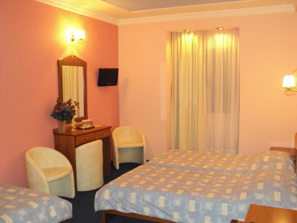 Astoria Hotel Traditional Komotini Rum bild